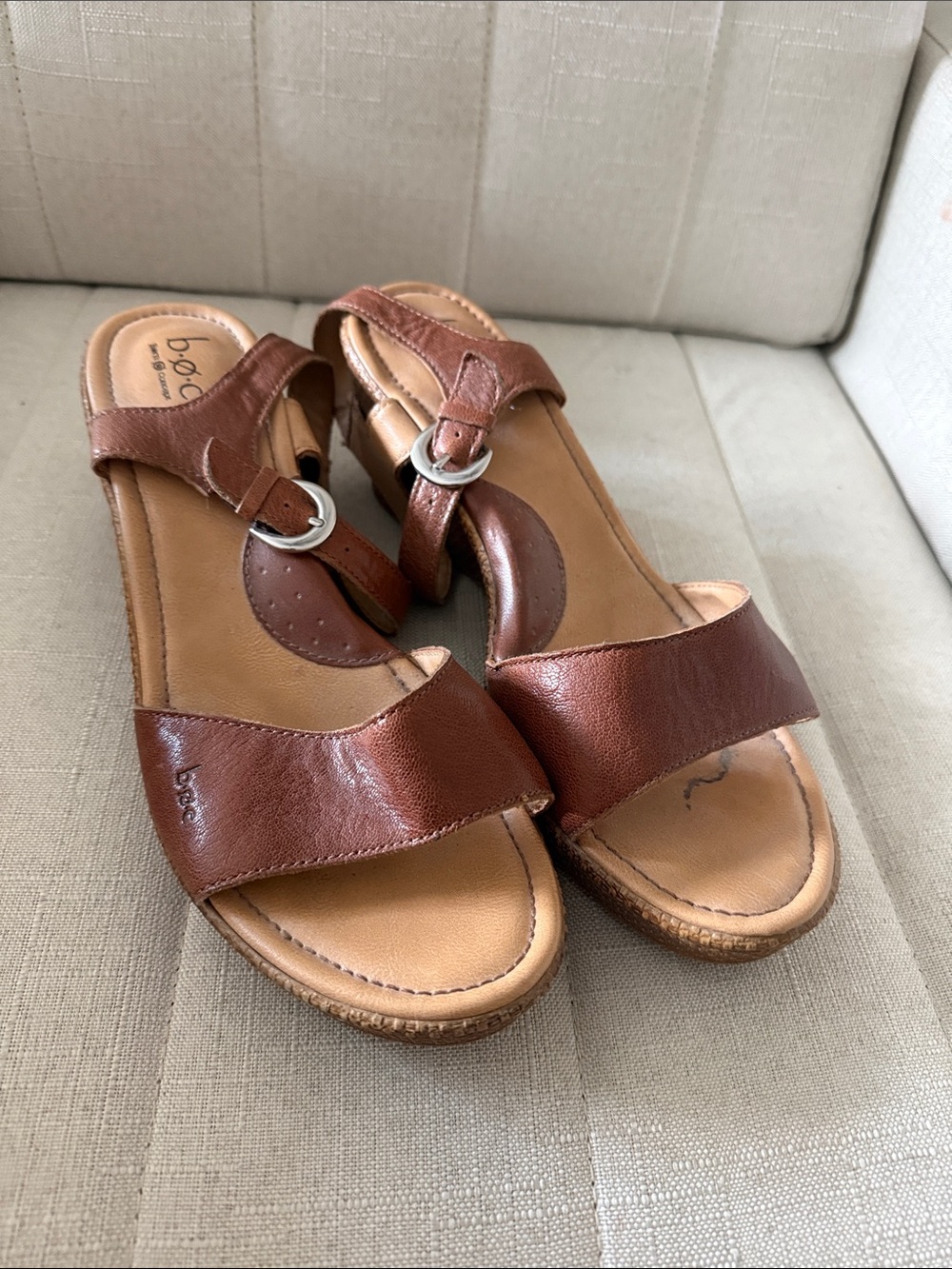 b.o.c. Brown Leather T-Strap Comfort Sandals with Buckle